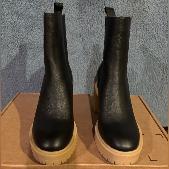 Dolce Vita Women's Coen H2o Fashion Boot (New no box) - Picture 2 of 4